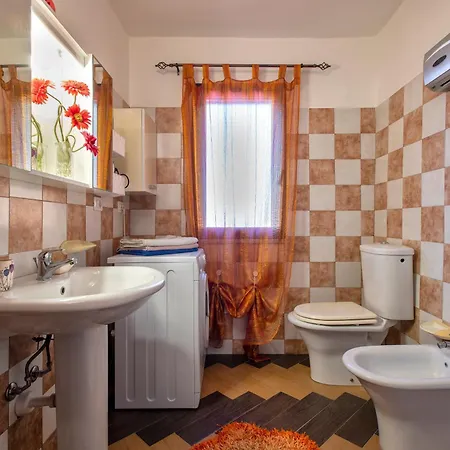 Casa Irene بيت للعطل *